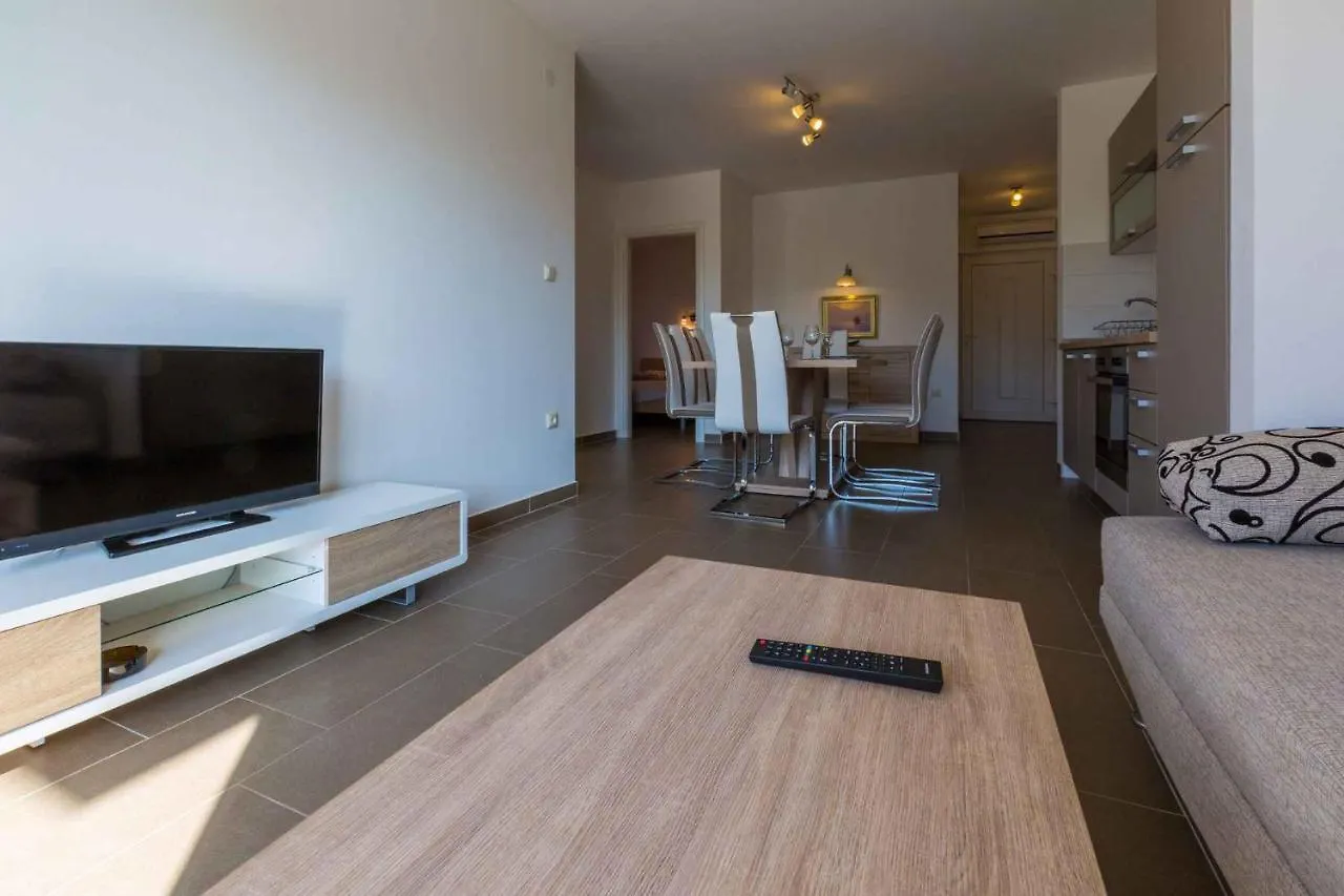 Apartments In Dramalj 39042