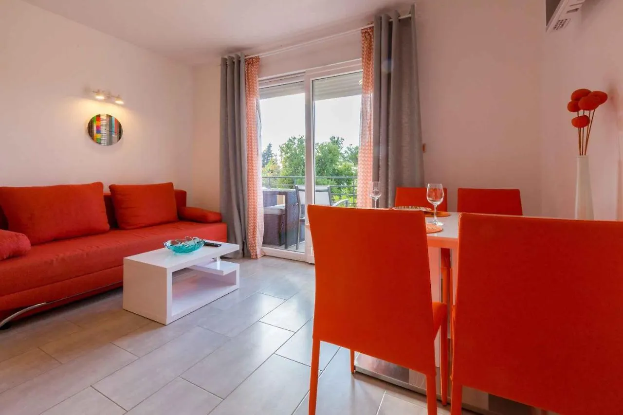 Apartments In Dramalj 39042