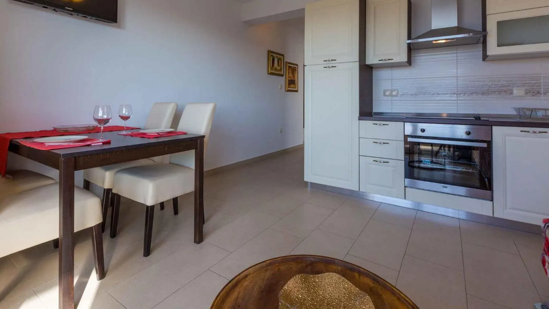 Apartments In Dramalj 39042