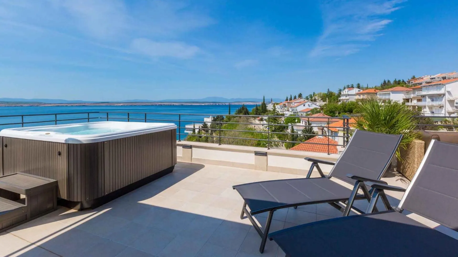 Apartments In Dramalj 39042 Croatia